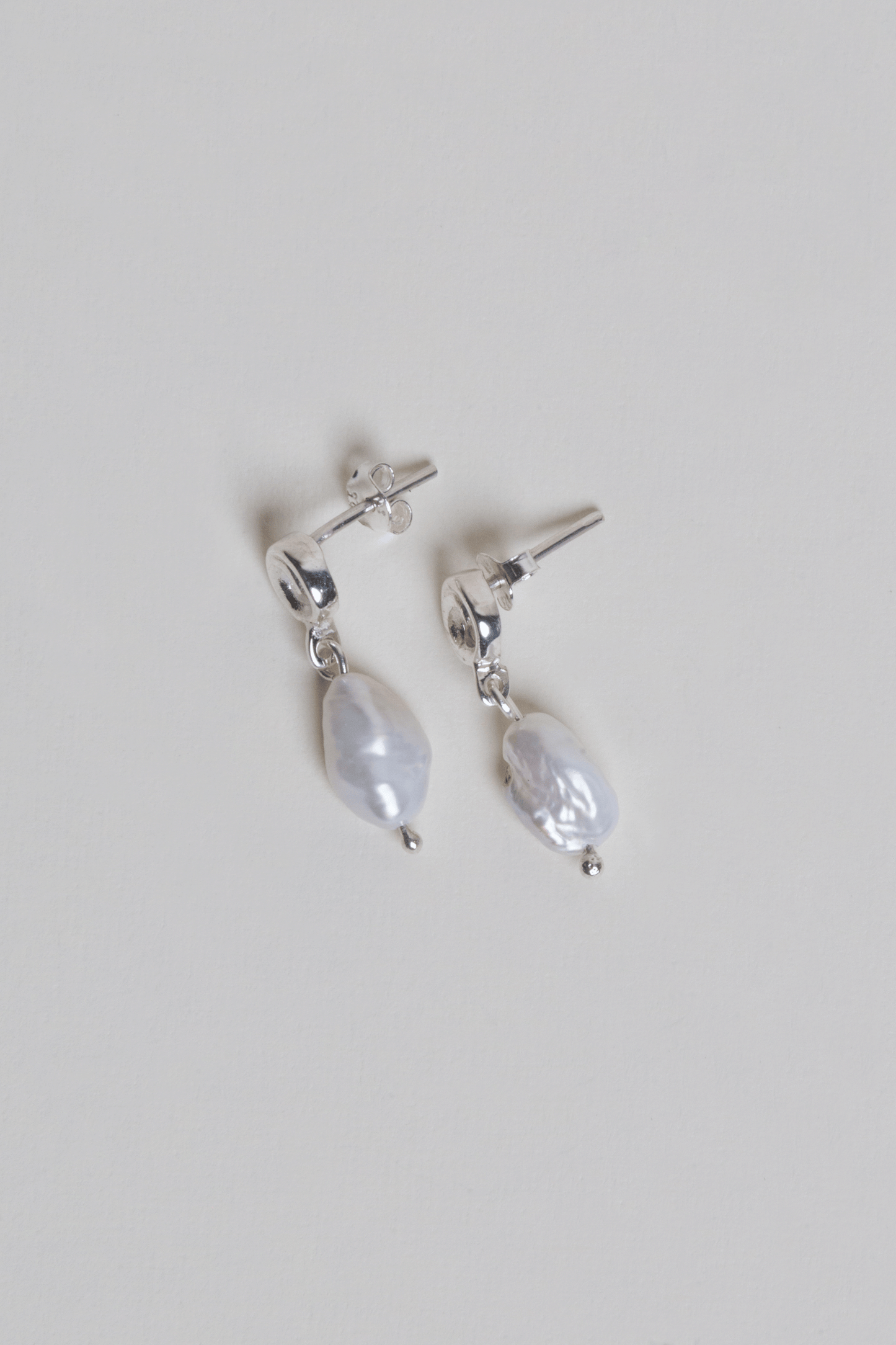 Aretes Rollitos Mini Perla