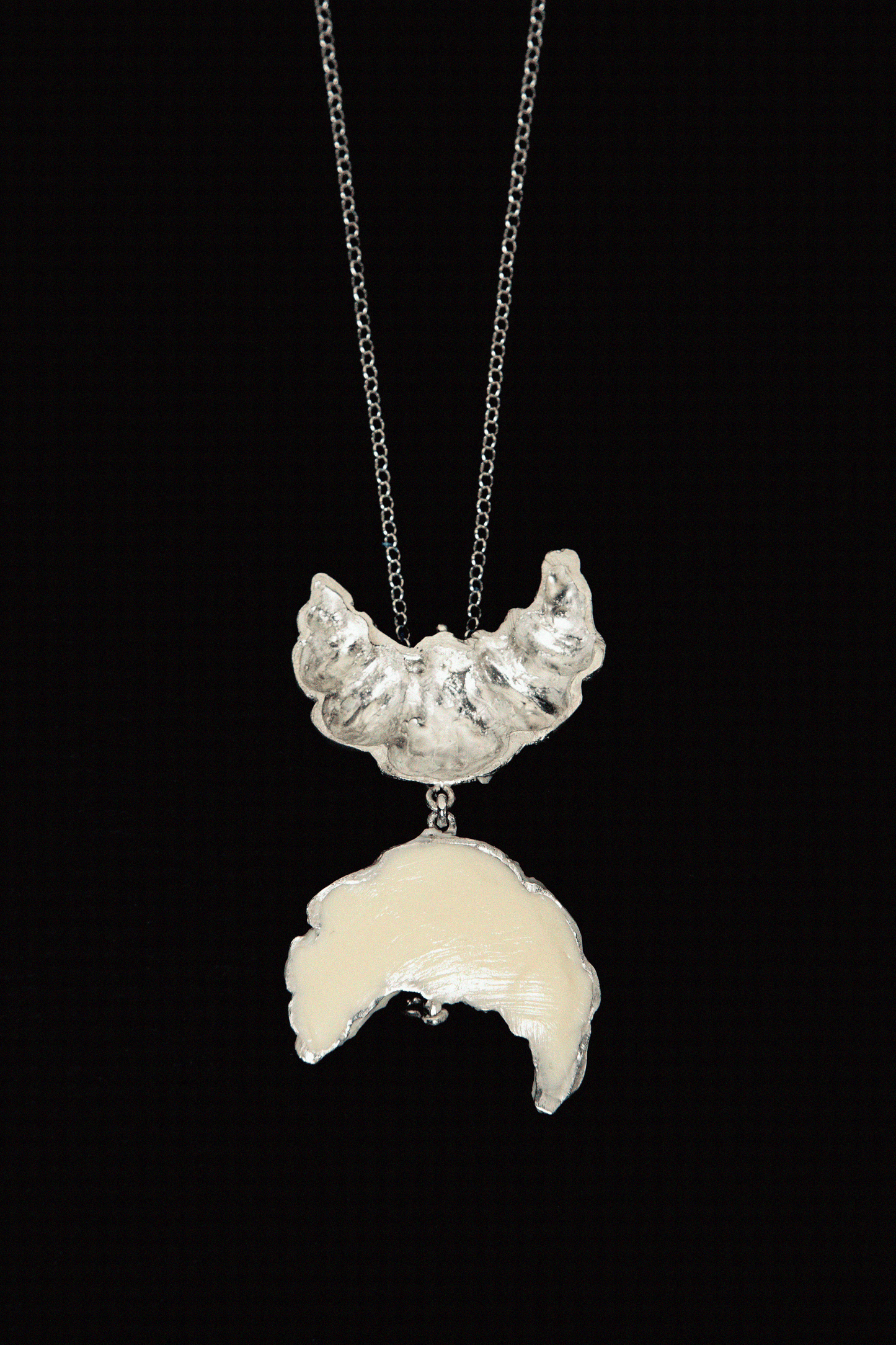 Collar Relicario Croissant Maxi