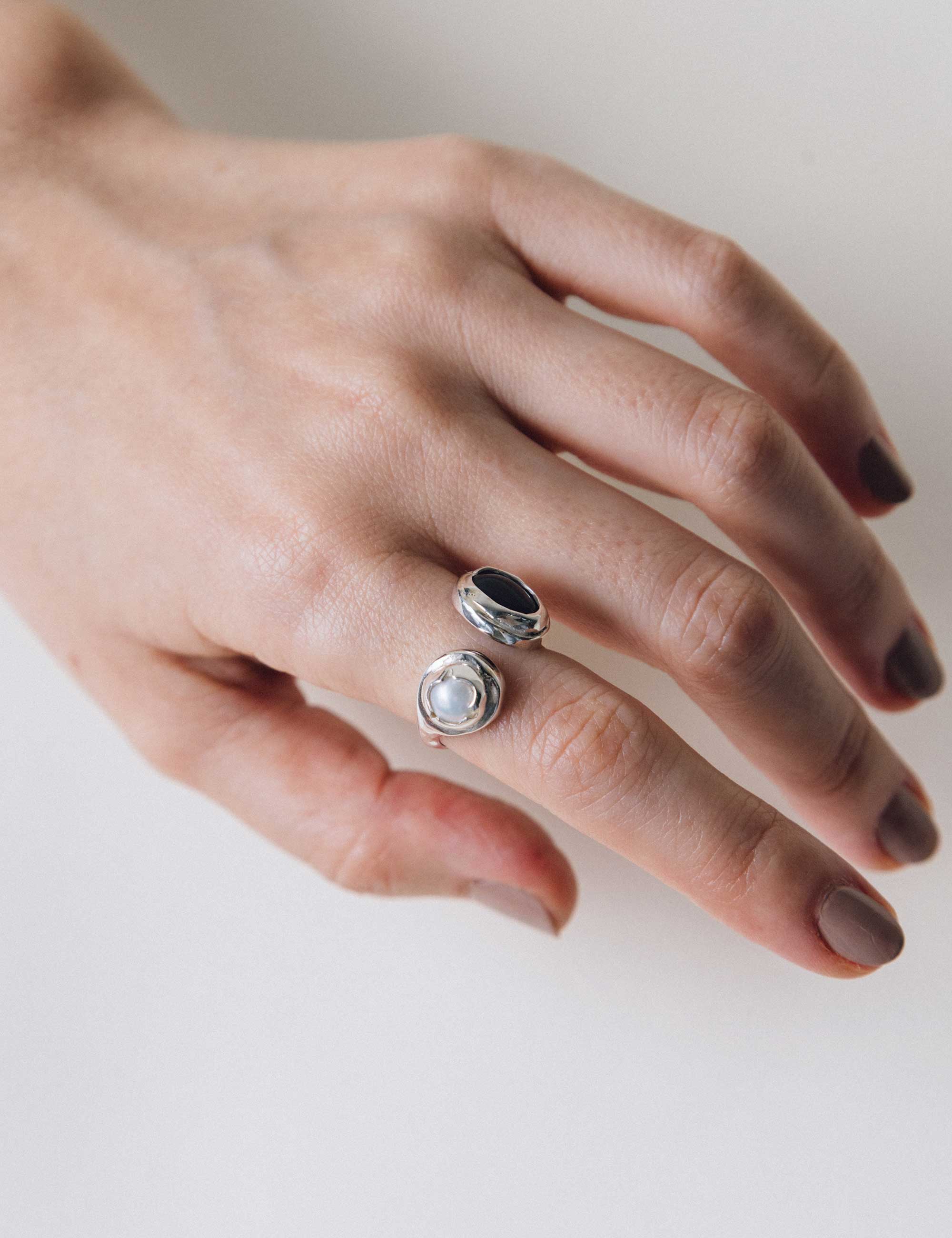 Anillo Lado Revés Ónix