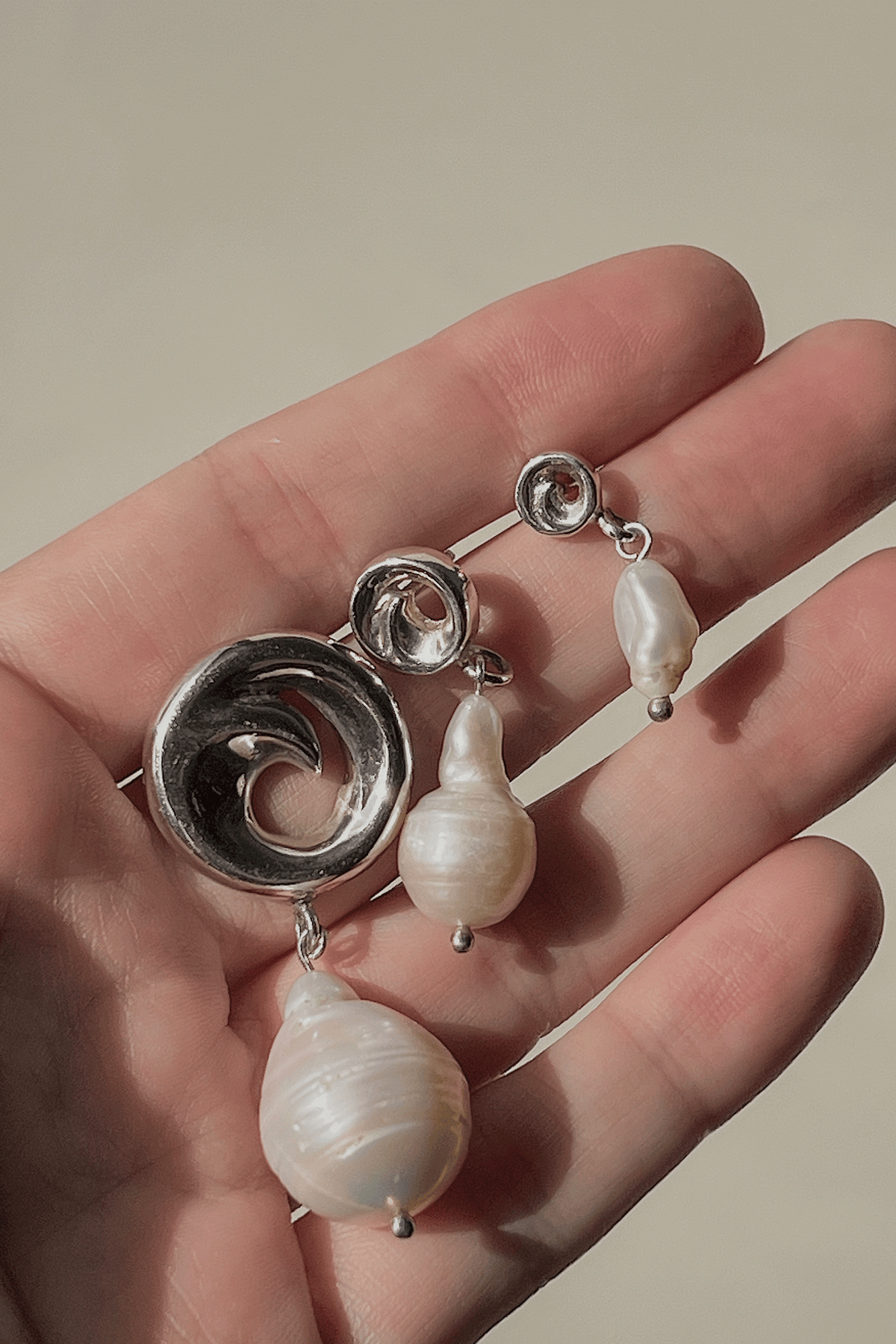 Aretes Rollitos Mini Perla